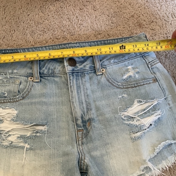 American Eagle Distressed Shortie Jean Shorts Size 2 - Picture 8 of 11